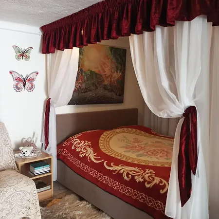 Apartamento By Artist Pićan