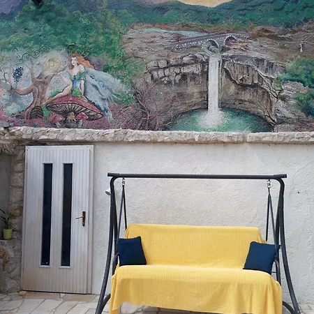 By Artist Lägenhet Pićan