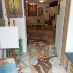 By Artist Lägenhet *