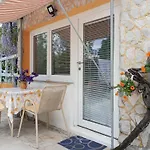 By Artist Lägenhet Pićan