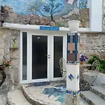 By Artist Apartman