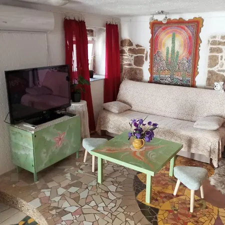 Apartment By Artist Pićan