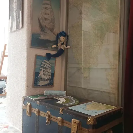 By Artist Apartment