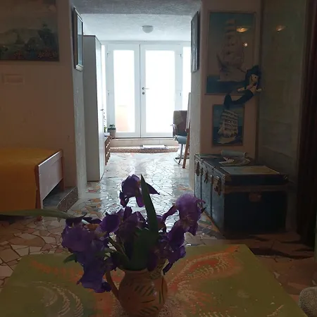 By Artist Apartment *