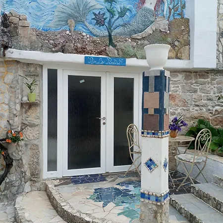 By Artist Apartament