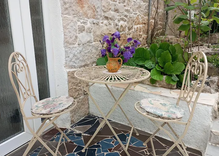 By Artist Pićan